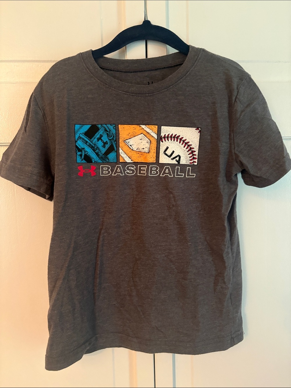 Under Armour Gray Short-Sleeve Baseball Graphic Tee with Multicolor Panels